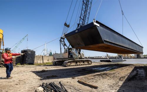 Pin-Barge-Crane-SWE-800x500